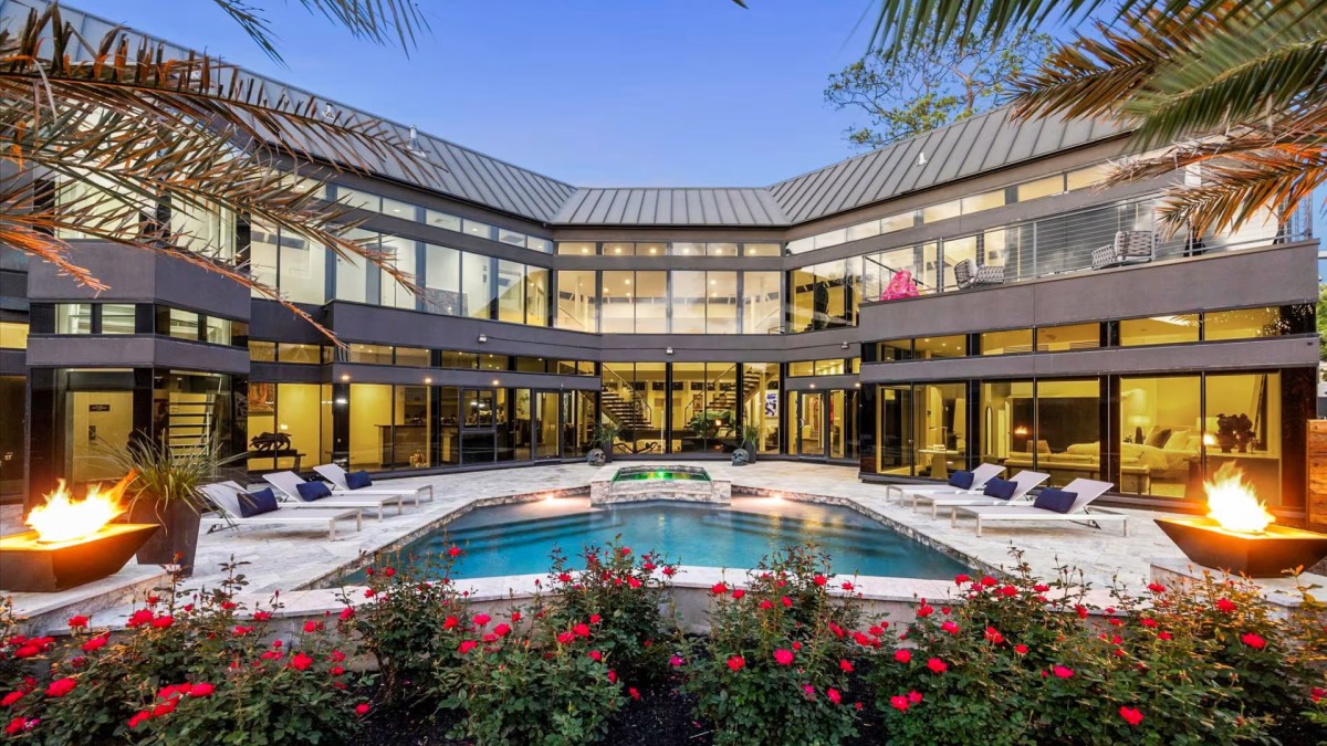 L'iconica "casa di Darth Vader" a Houston (Usa)