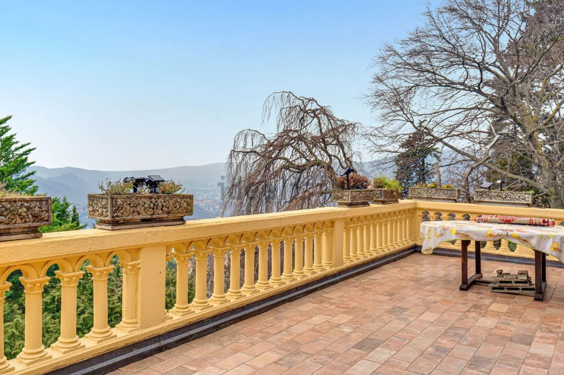 villa con giardino
