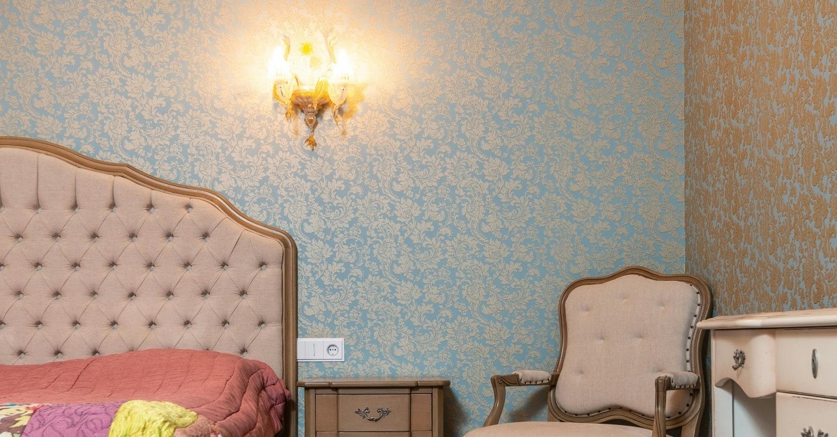 Applique in una stanza da letto dallo stile classico