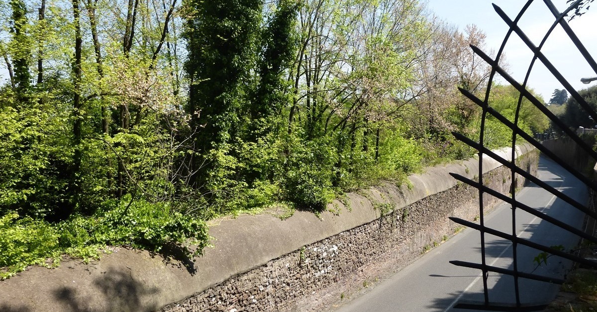 Via Aurelia Antica a Roma, sotto Villa Doria Pamphili