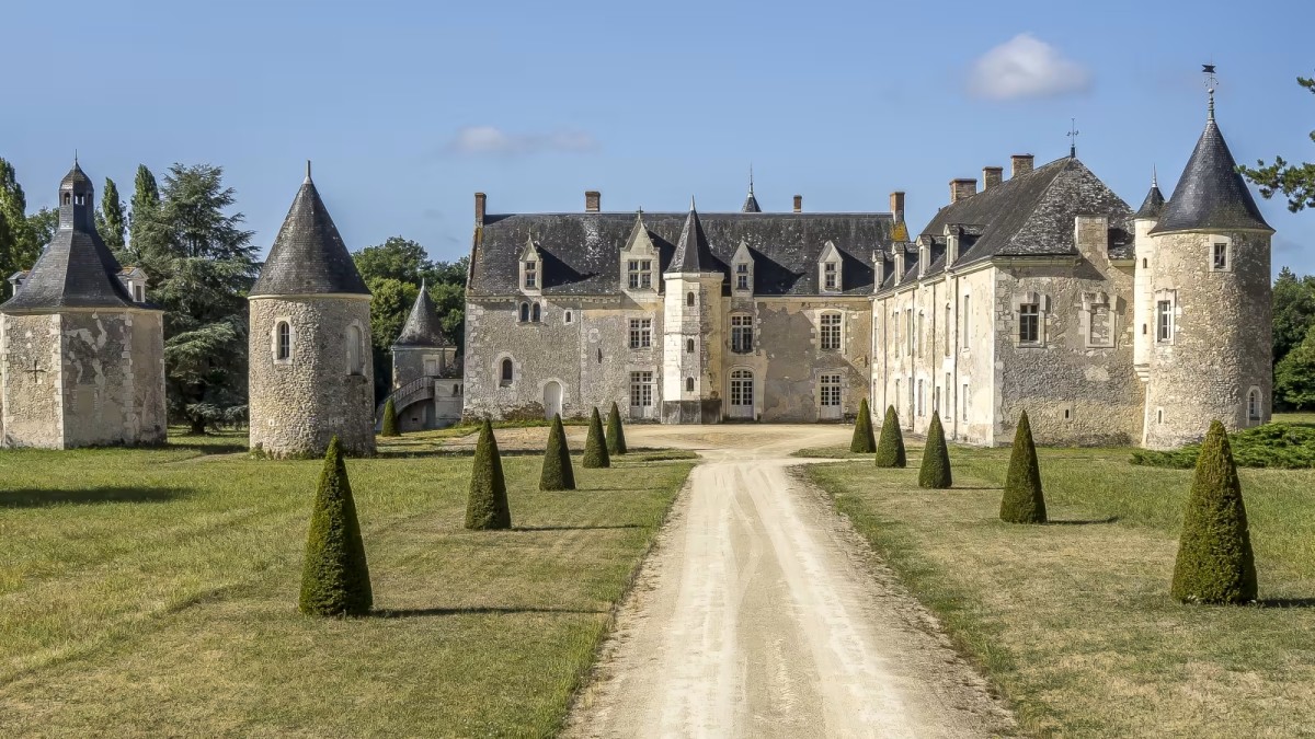 Castello medievale del XV secolo in vendita in Francia