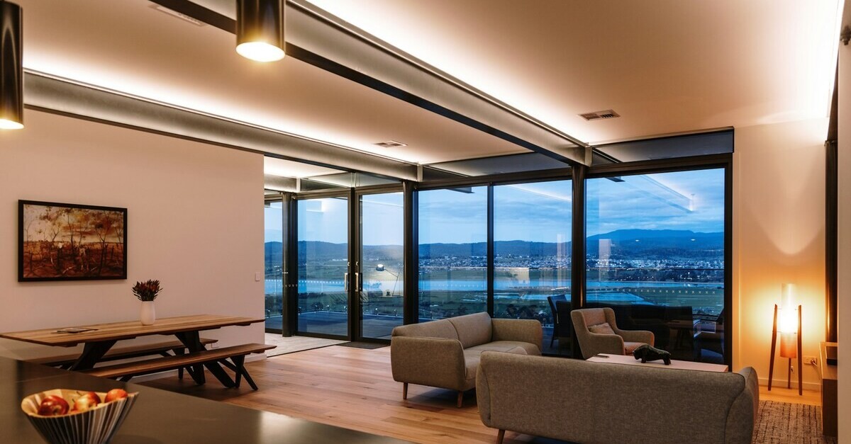 Open space con diverse fonti di luce