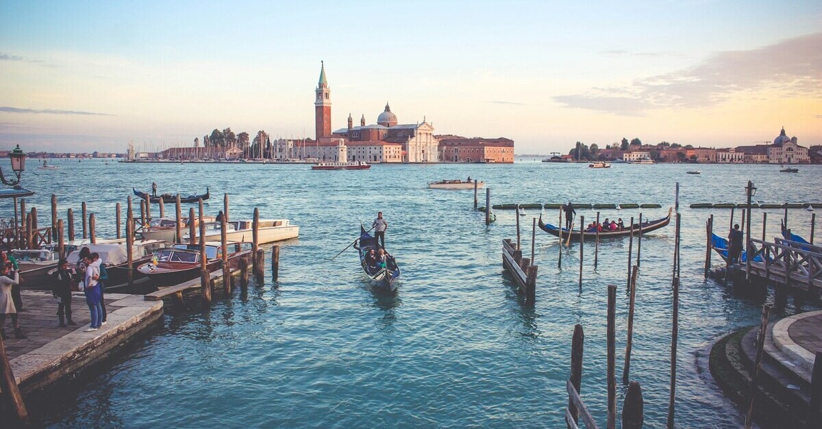 L'approdo delle gondole con sullo sfondo piazza San Marco