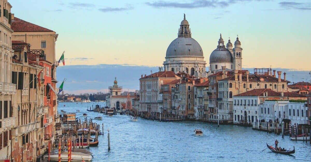 La laguna di Venezia con le cupole delle sue chiese