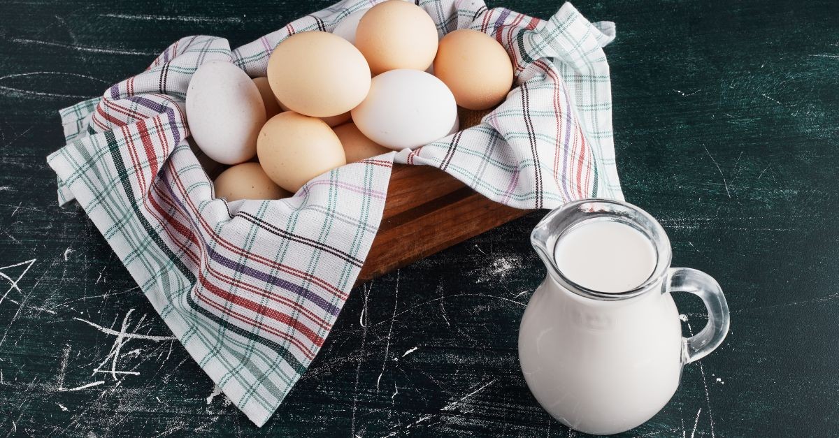 cesto di uova e latte 