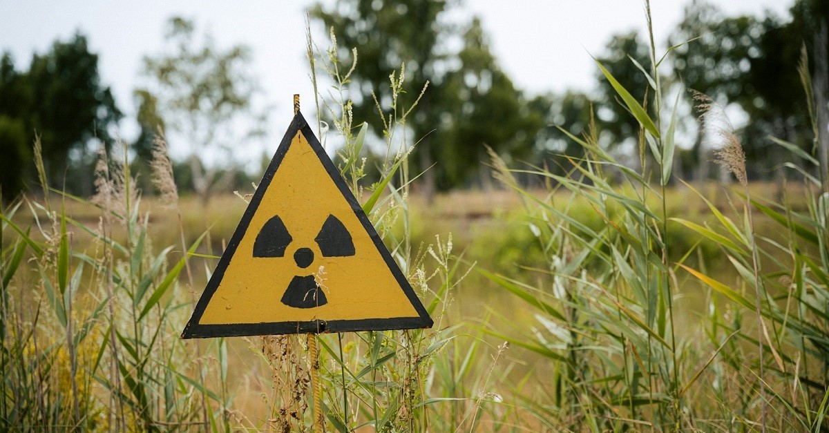 Un segnale di pericolo radiazioni a Pripyat, nell'attuale Ucraina