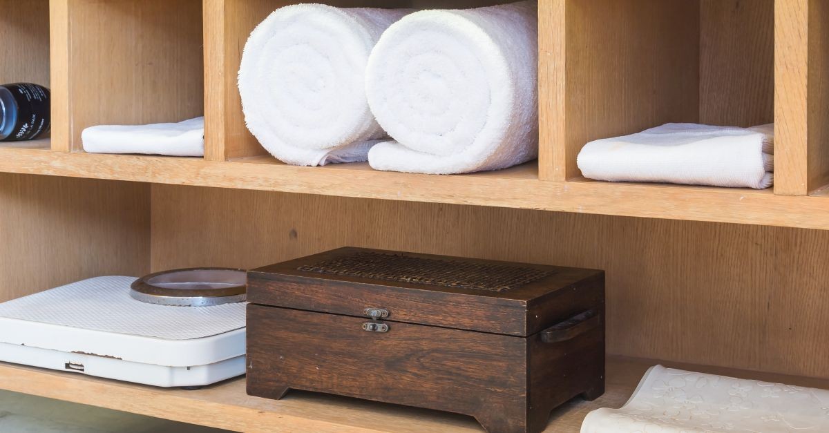 mobili da bagno con accessori