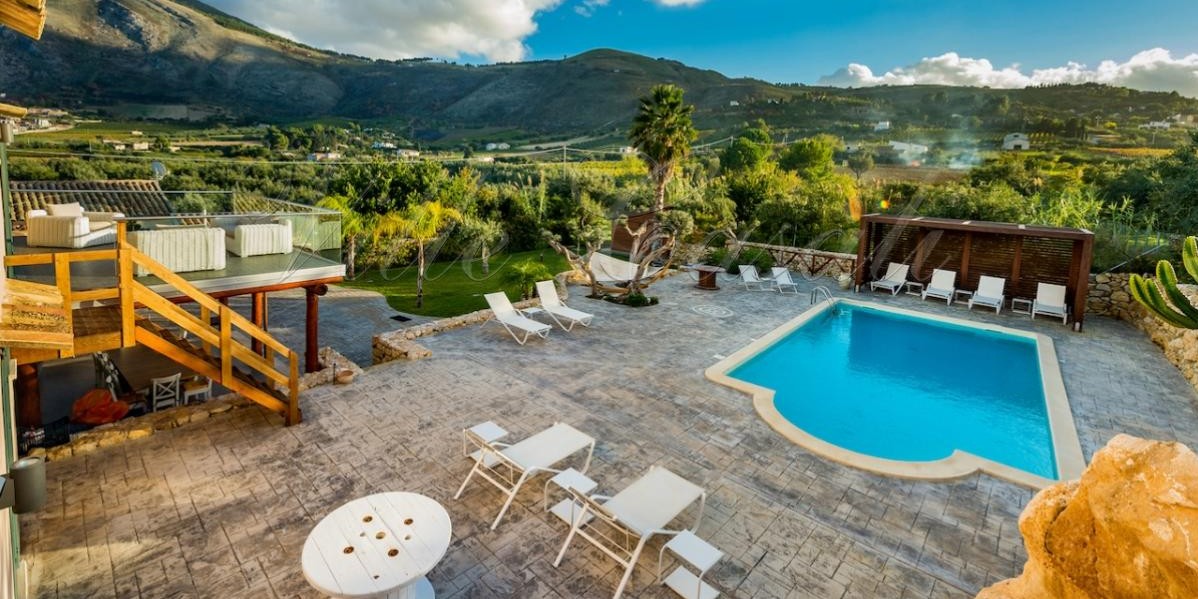 Sicilian masseria with pool