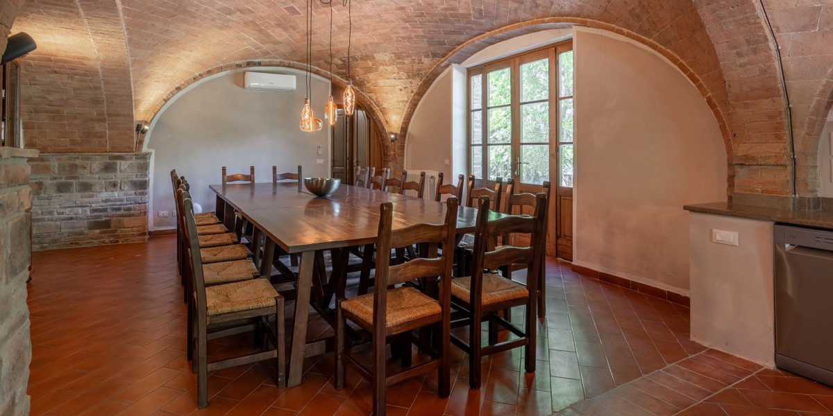 luxury estates in Tuscany