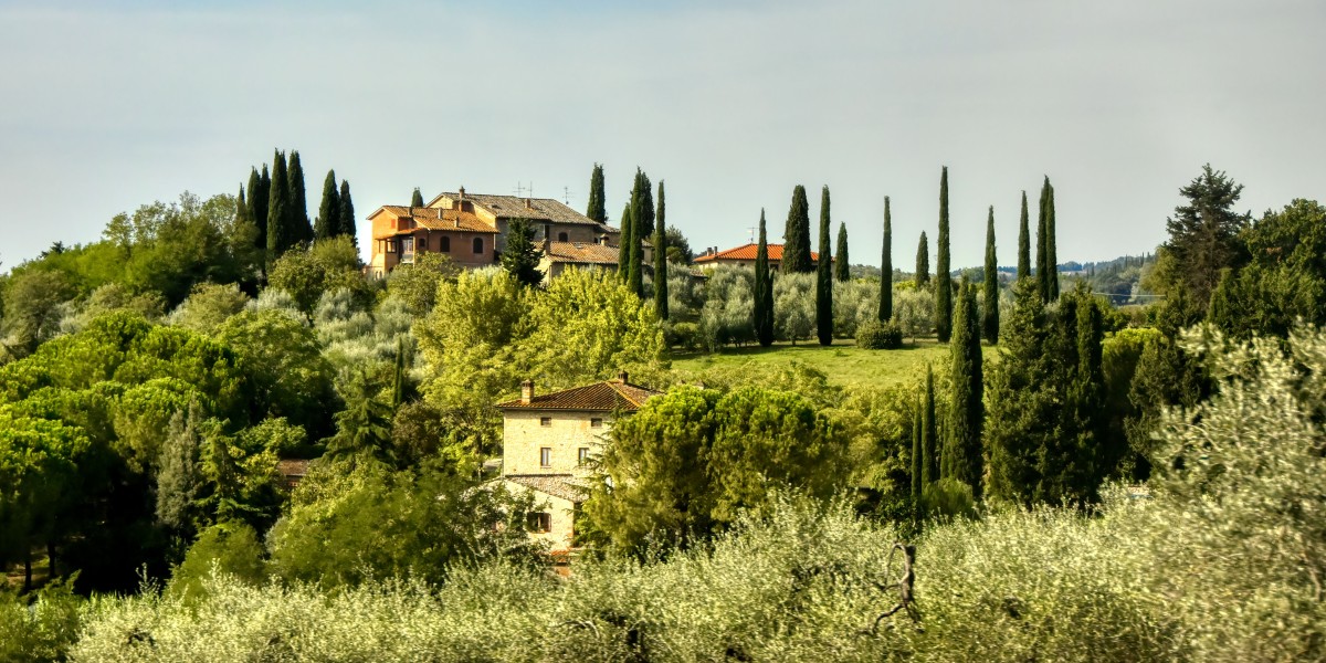buying a luxury home in Italy 