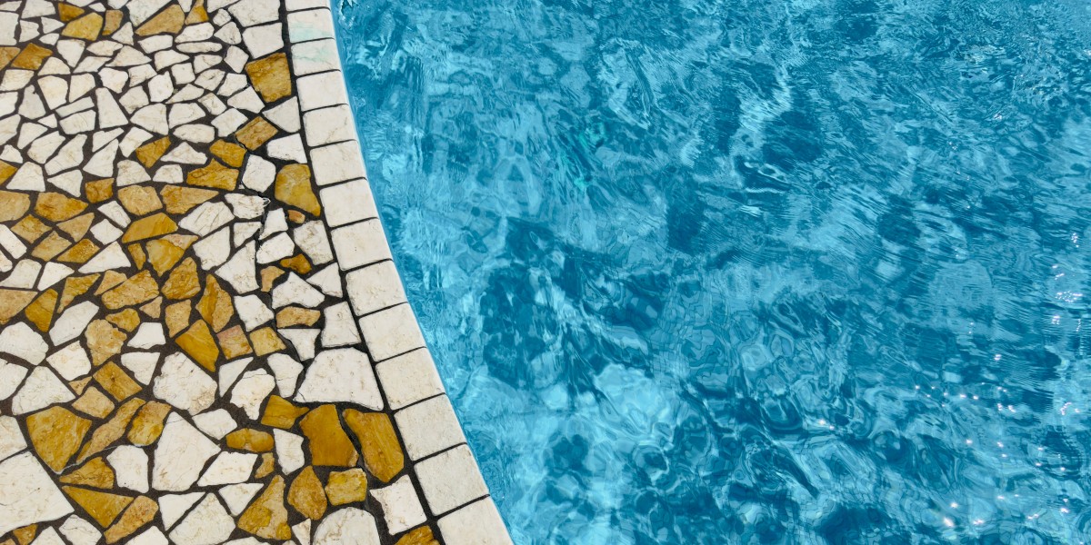Property with a Pool in Italy 