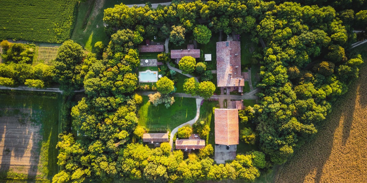  buying a luxury home in Italy