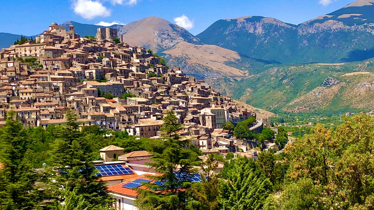 Les 8 villes italiennes parfaites pour télétravailler au plus près de la nature