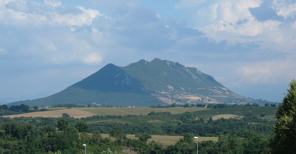 Il profilo del Monte Soratte