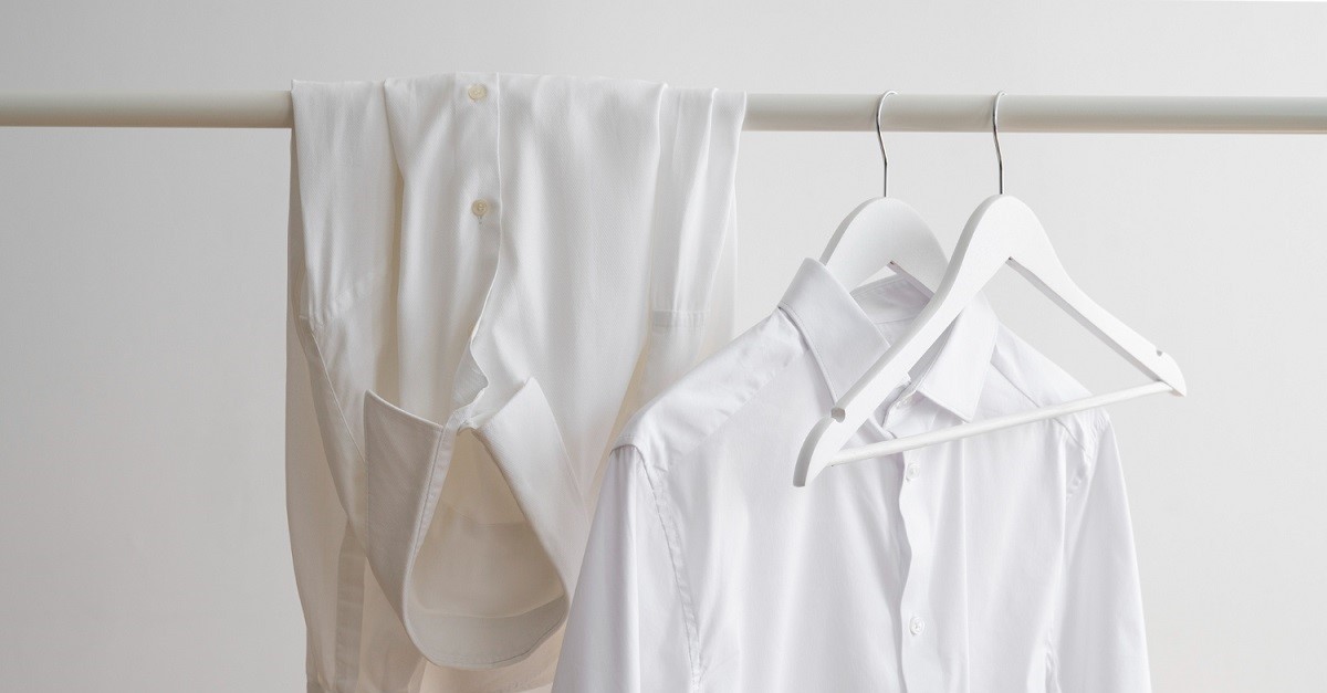 Due camicie bianche