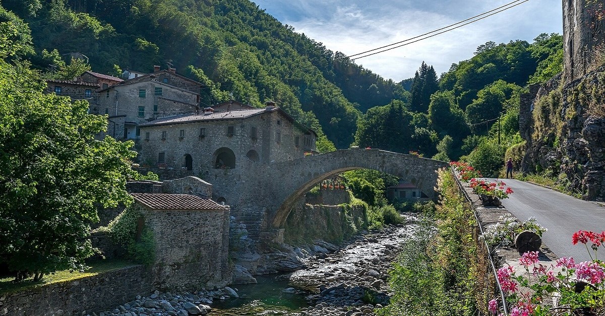 Il Ponte della Dogana a Fabbriche di Vergemoli