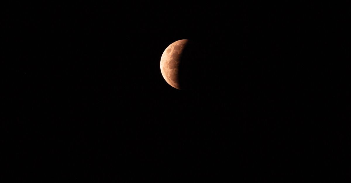 Una luna calante 