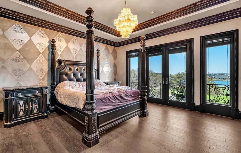 Questa mega-villa in Texas è stata venduta per 3,9 milioni di dollari