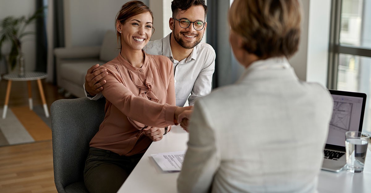 Agente immobiliare durante il compromesso