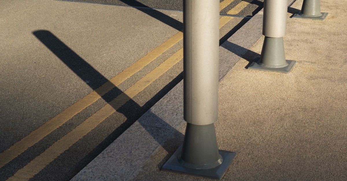 Alcuni dissuasori di parcheggio