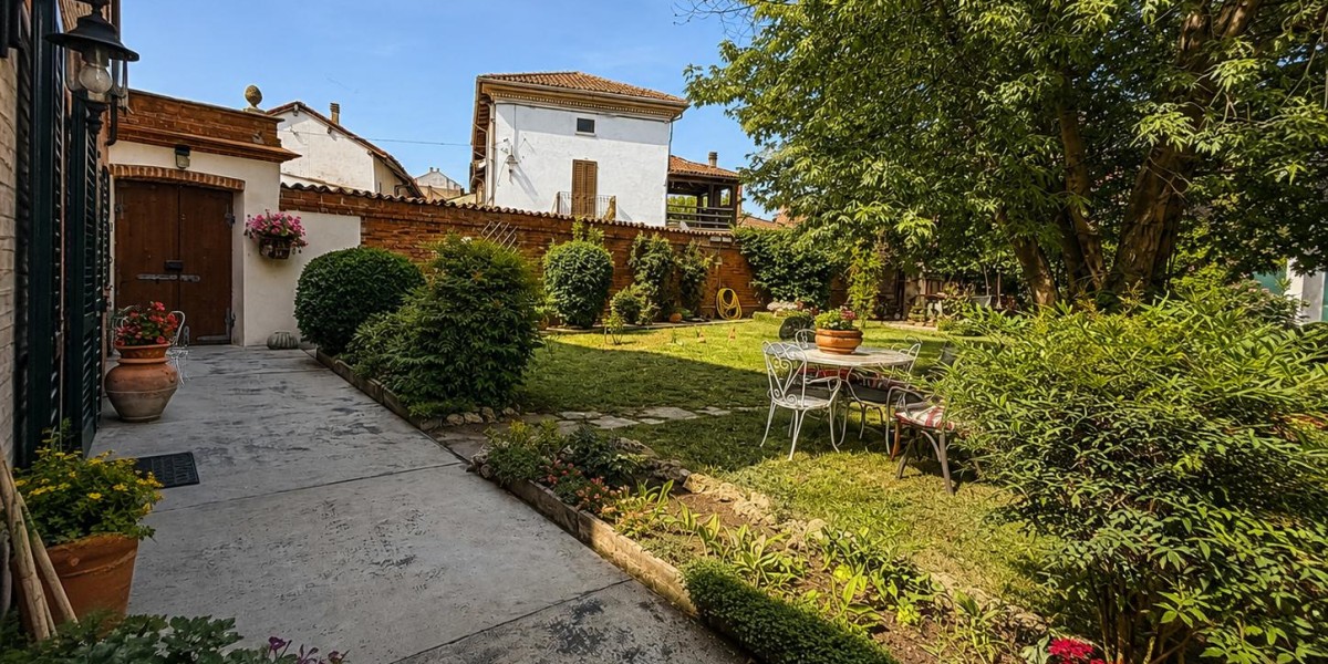 case indipendenti con giardino privato