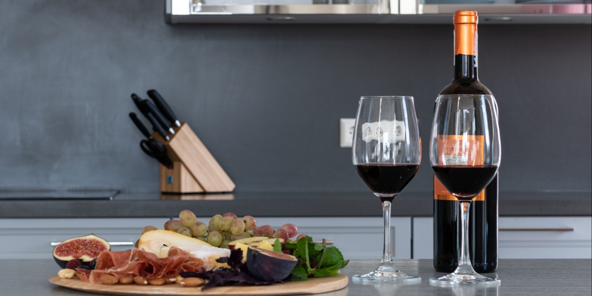 cosa succede se metti vino rosso aperto in frigo
