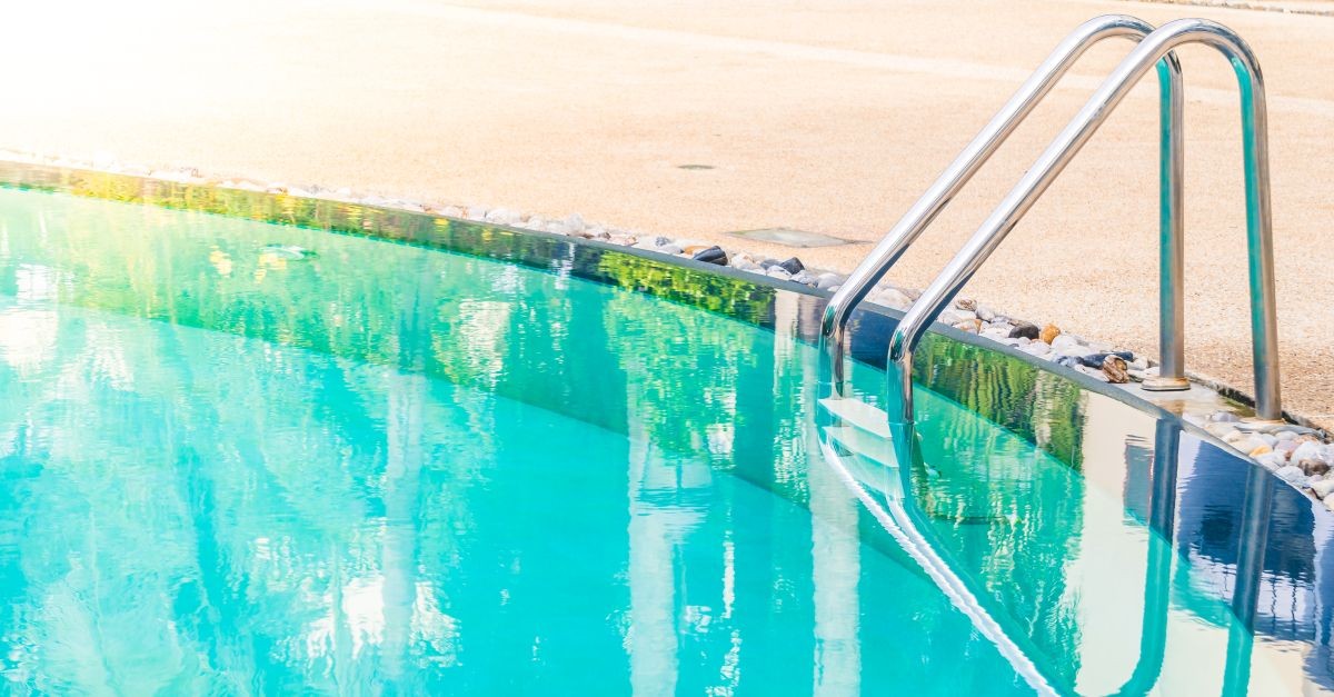 piscina all'aperto 