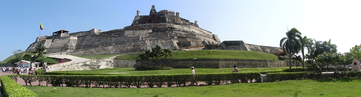 Il castello di San Felipe de Barajas si erge sulla collina di San Lázaro