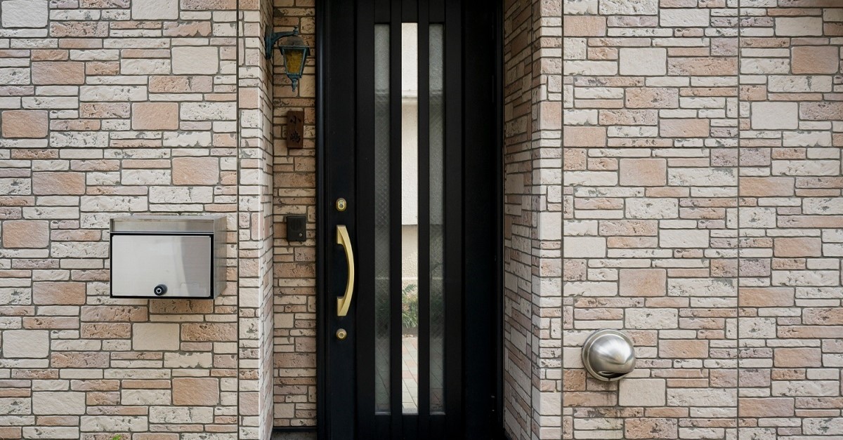 La porta d'ingresso di una casa indipendente