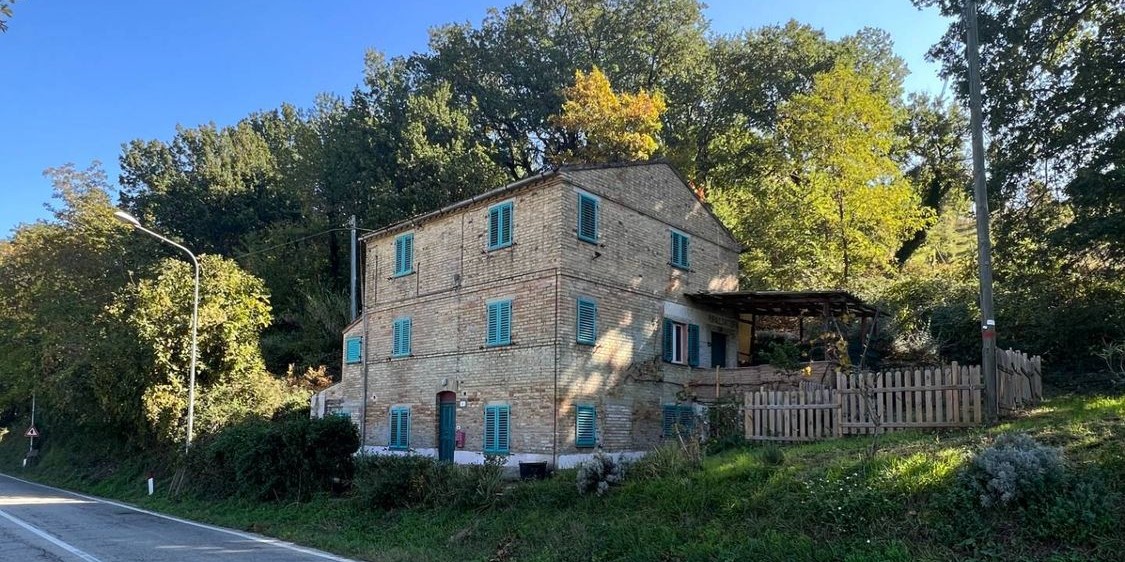 casali e rustici in buono stato