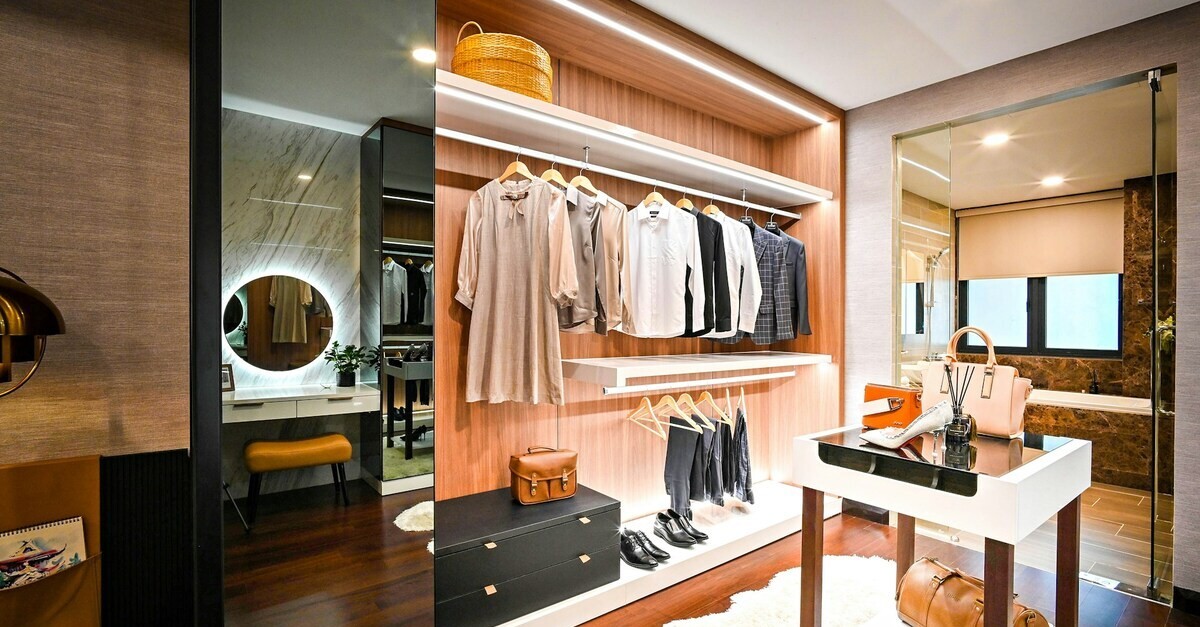 Cabina armadio con luci led ben distribuite