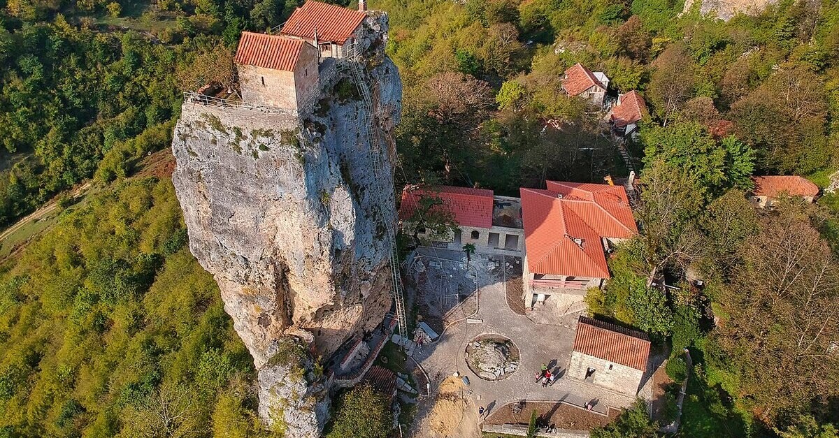 Il monastero di Katskhi Pillar in Georgia