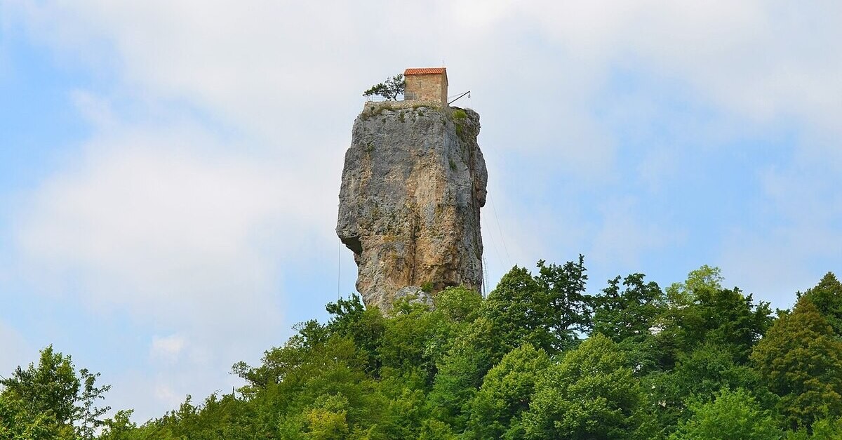 La base rocciosa di Katskhi Pillar