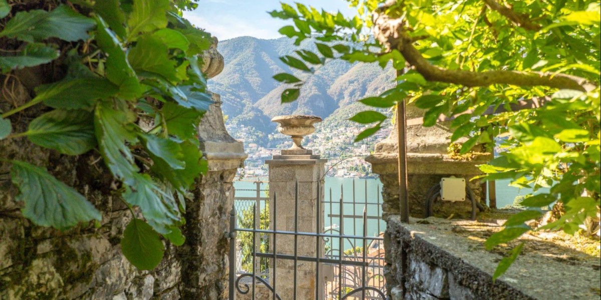 €2.8m Lake Como villa