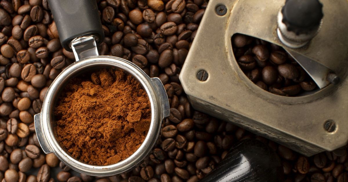 caffè in chicchi e in polvere 