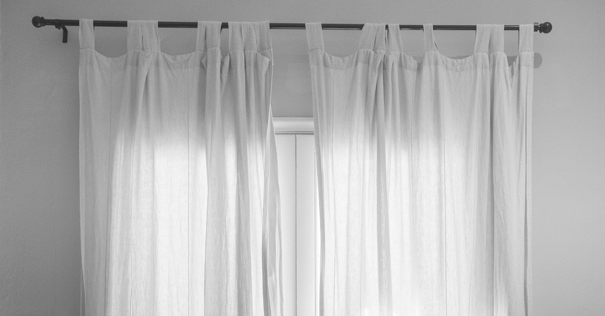 Classica tenda con bastone e passanti
