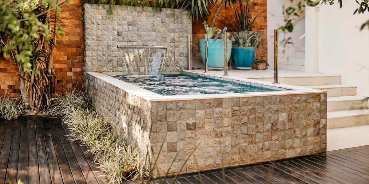 Piscine di lusso fuori terra e interrate