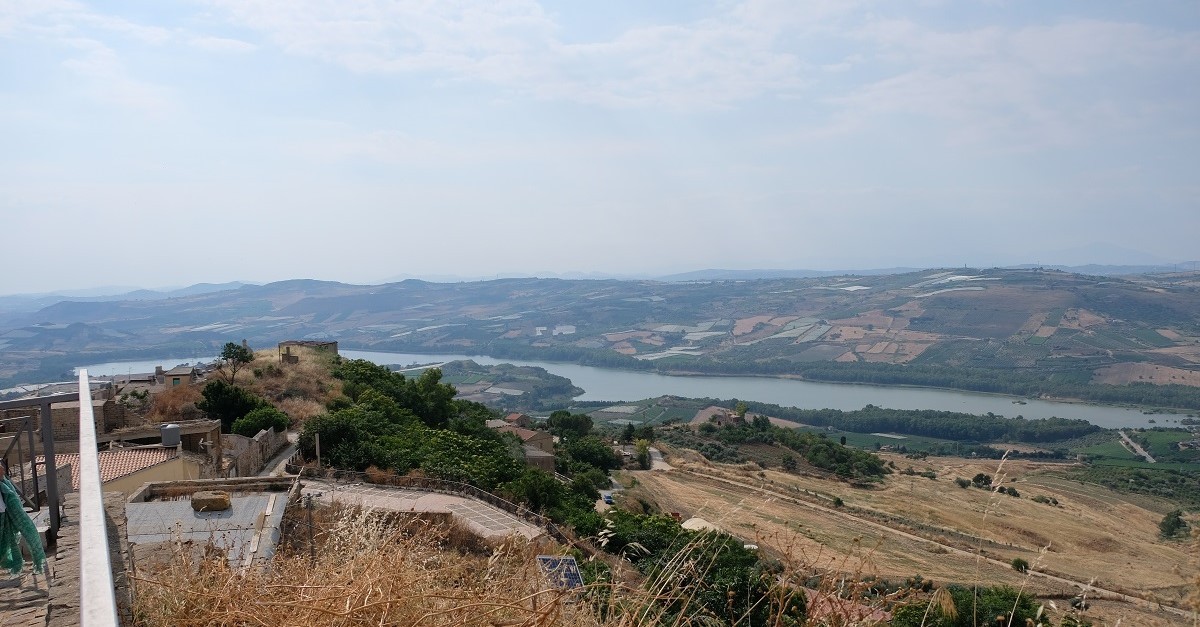Il Lago San Giovanni visto da Naro