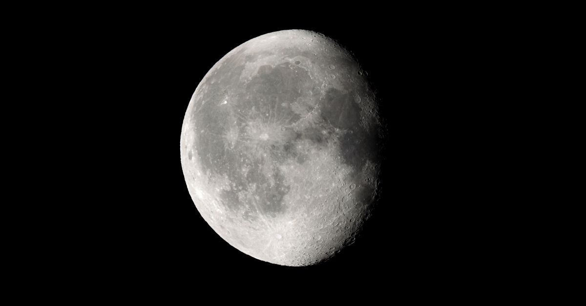 Luna gibbosa calante 
