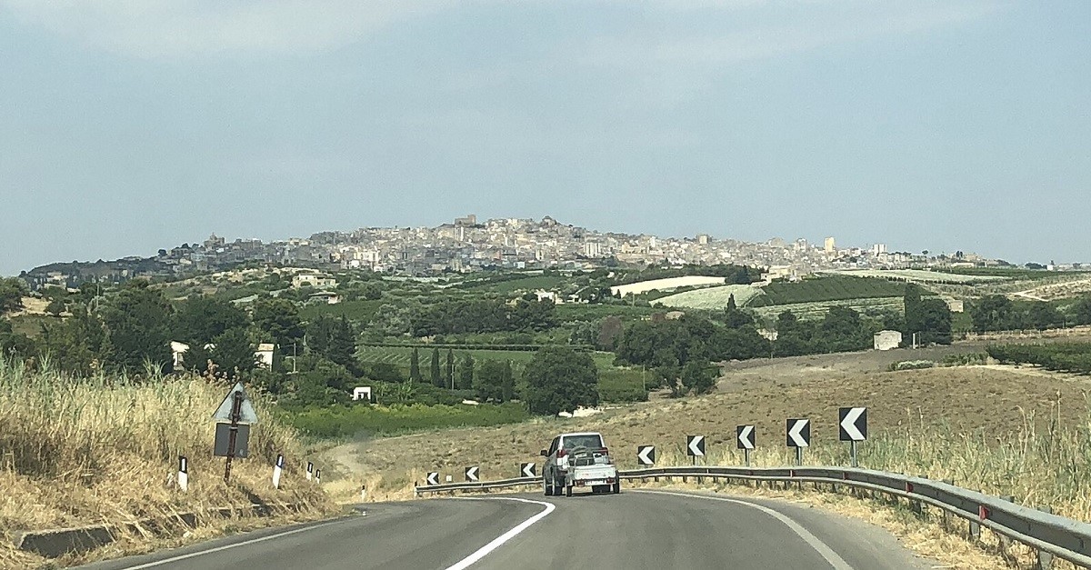 Naro vista dalla SS 576