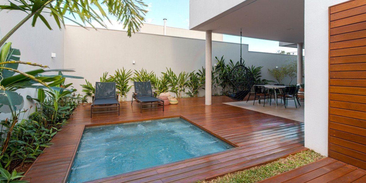 Piscine di lusso fuori terra e interrate