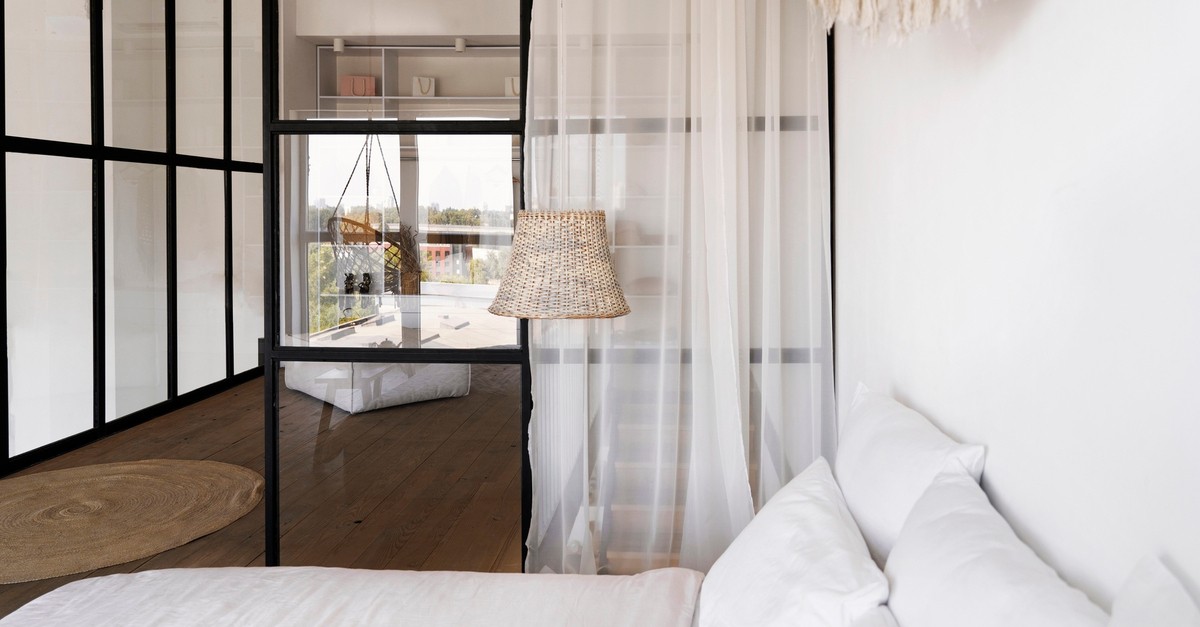 Camera da letto con parete divisoria