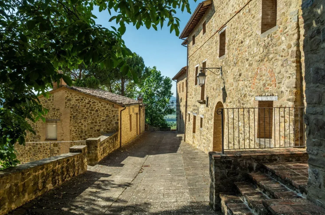 borgo in vendita 