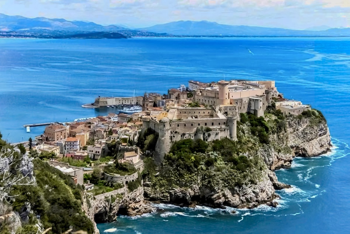 9. Gaeta (LT) castello-angioino-universita-degli-studi-di-cassino_foto Manuel Fantasia