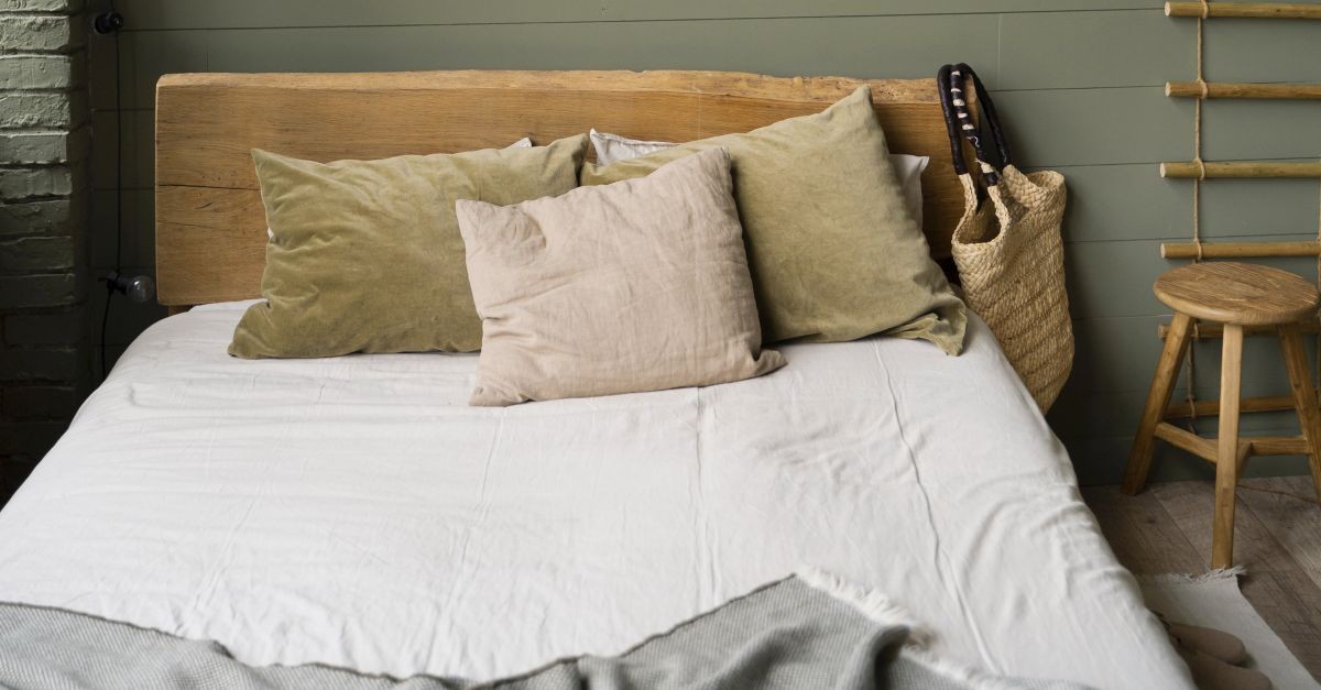 camera da letto con sgabello 