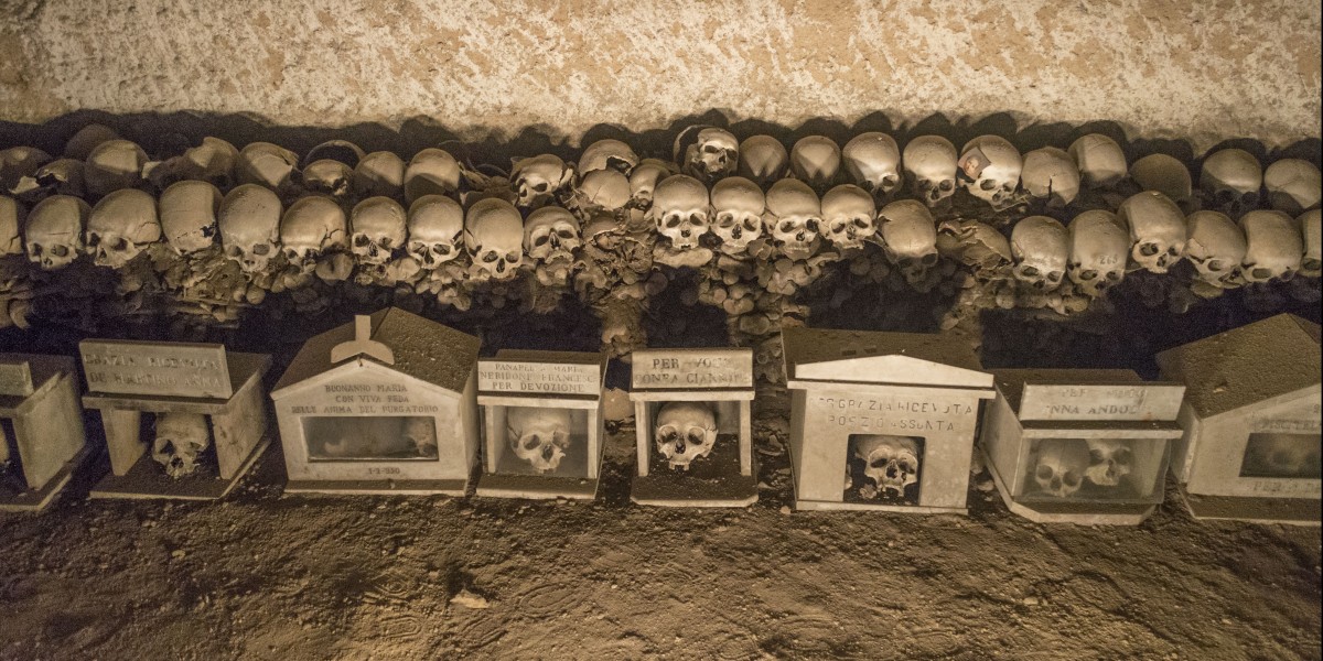 Naples’ Skull Cemetery 