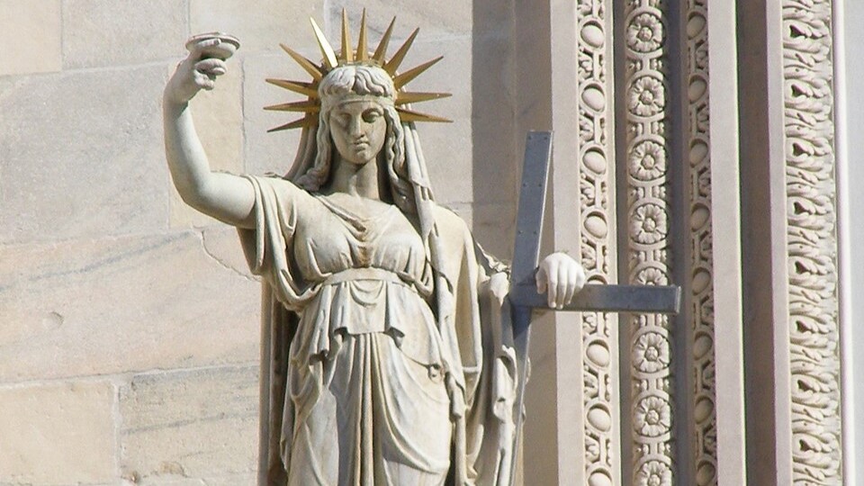 statua della libertà milano
