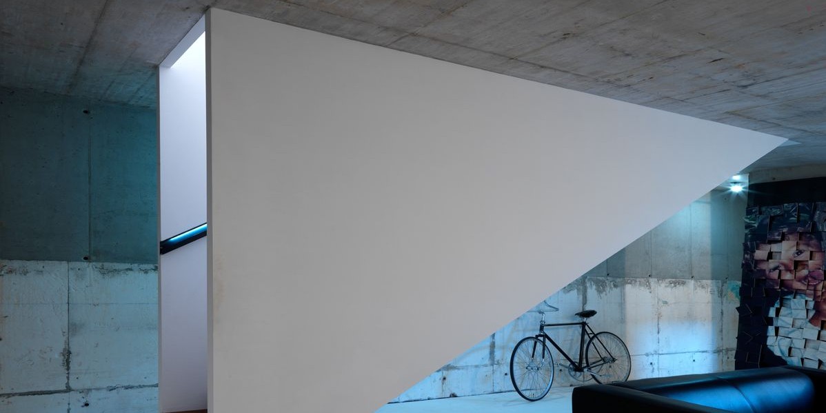 Casa Y, villa brutalista in vendita in Piemonte