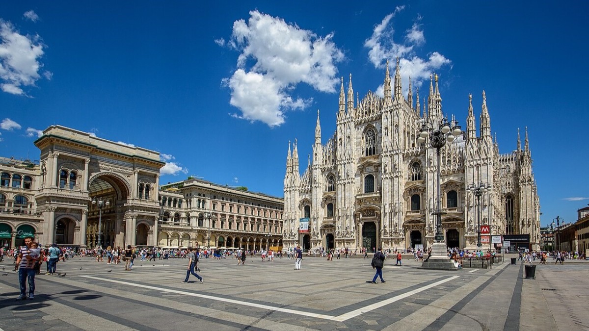statua della libertà milano