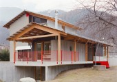 Il progetto prevedeva la ristrutturazione della casa originale e la costruzione di una nuova dependance